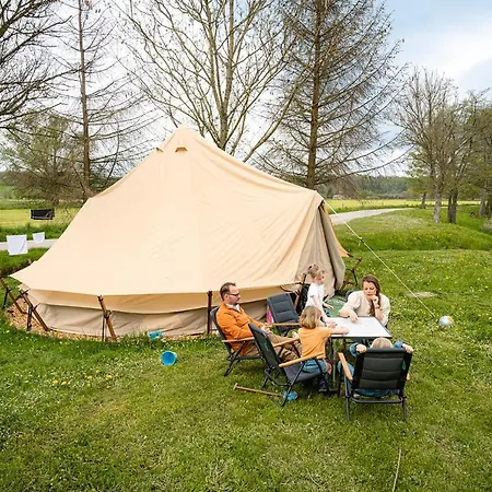Tipi Tent Aan De Oever De Ourthe خيمة فخمة *