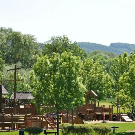 Tipi Tent Aan De Oever De Ourthe خيمة فخمة *